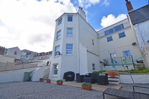 ** UNDER OFFER WITH MAWSON COLLINS ** Flat 2, The Mount, Les Canichers
